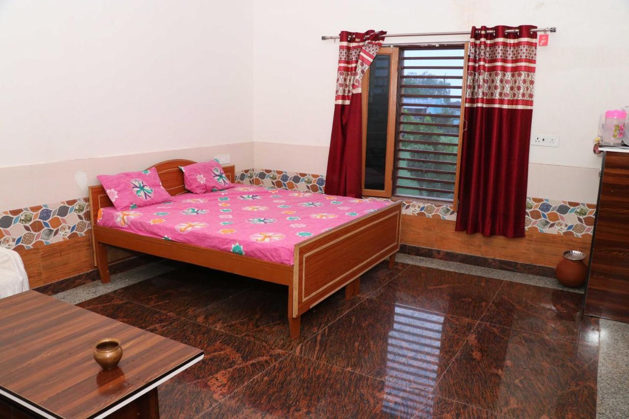 Hotel O Pop Angoori Farm House Матхура Экстерьер фото
